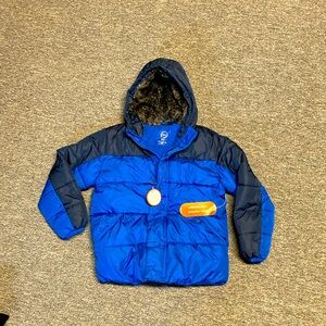 Boys size 4-5 new warm puffer coat for cold weather